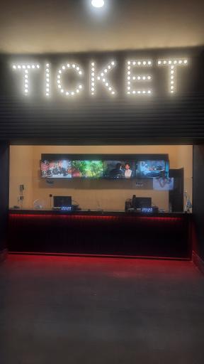 عکس پردیس سینمایی بازار شهر