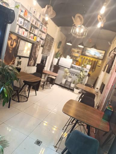 عکس کافه لونا