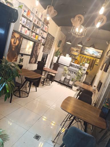 عکس کافه لونا