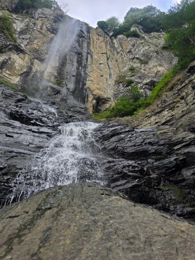 عکس آبشار لاتون