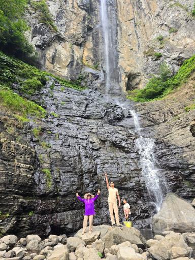 عکس آبشار لاتون