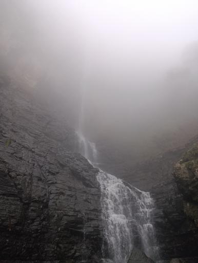 عکس آبشار لاتون