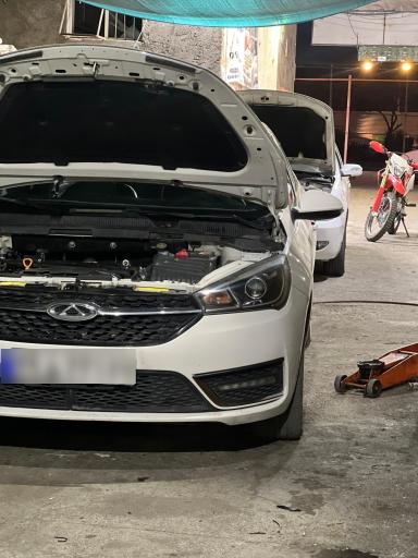 عکس تعمیرگاه موتور و گیربکس و جلوبندی صادقی و داستانی