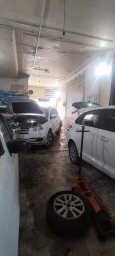 عکس تعمیرگاه موتور و گیربکس و جلوبندی صادقی و داستانی