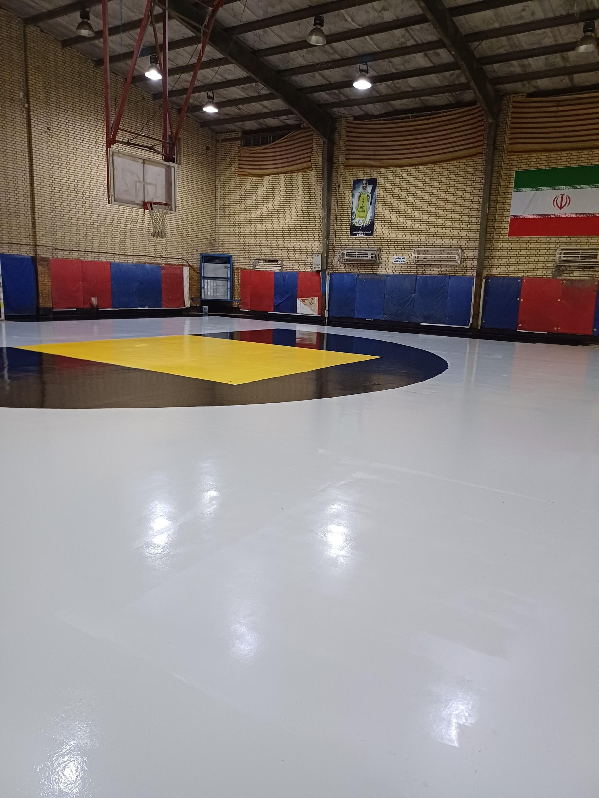 عکس سالن ورزشي هلال احمر