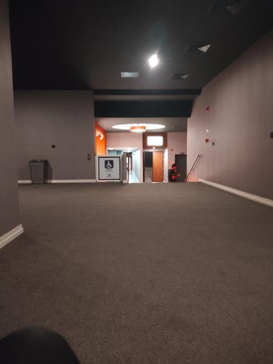 عکس پردیس سینمایی بازار شهر