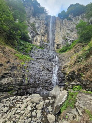 عکس آبشار لاتون