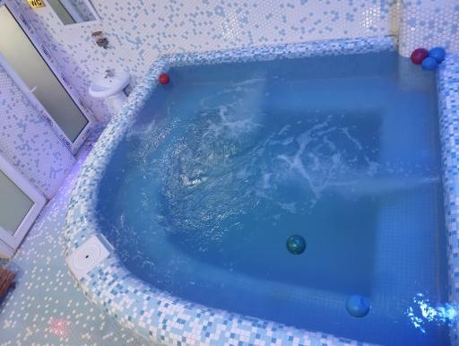 عکس آبدرمانی مدرن 9 چشمه سرعین اردبیل