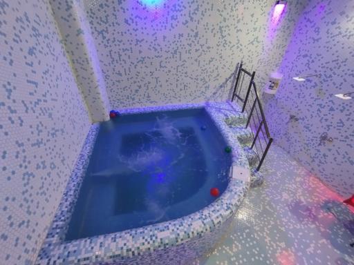 عکس آبدرمانی مدرن 9 چشمه سرعین اردبیل