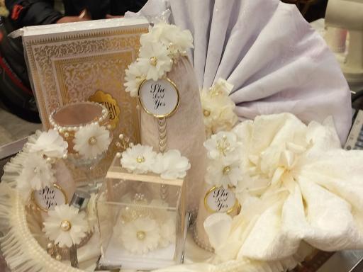 عکس لوازم قنادی گل سرخ