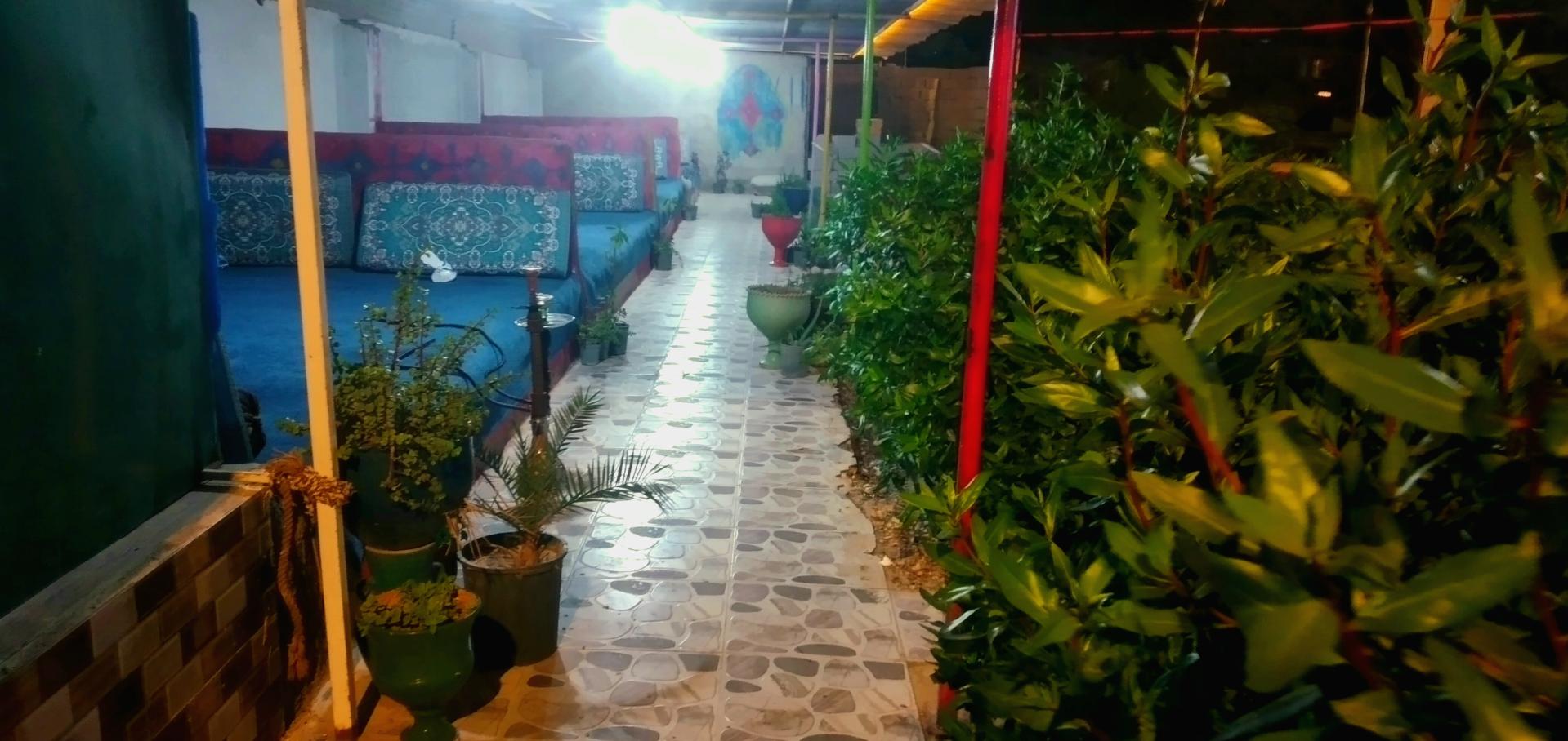 عکس باغ رستوران وکله پزی فانوس