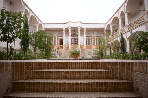 عکس عمارت محمودیه