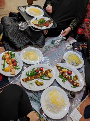 عکس باغ رستوران بزرگمهر 