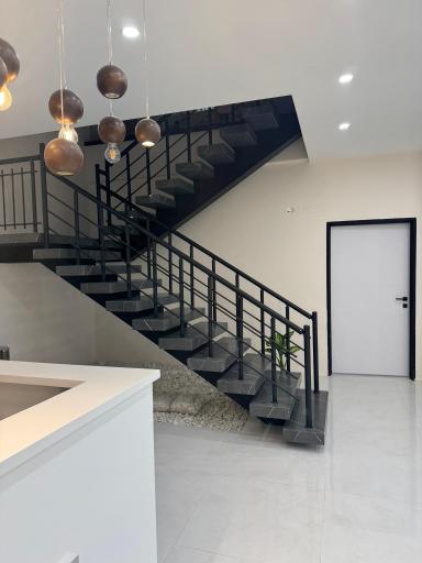 عکس سالن آرایش ماری لانژ