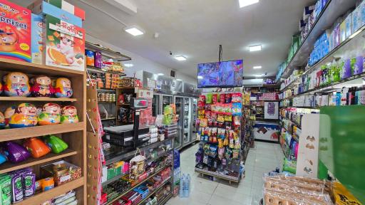 عکس سوپر مارکت ونوس