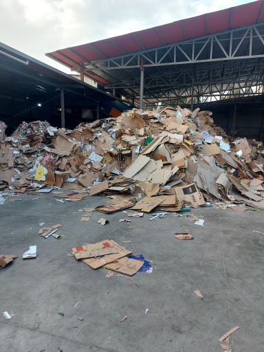 عکس انبار پرس کارتن مطلق