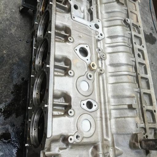 عکس فروشگاه بنز یدک کنگی