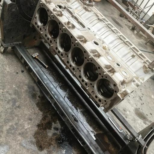 عکس فروشگاه بنز یدک کنگی