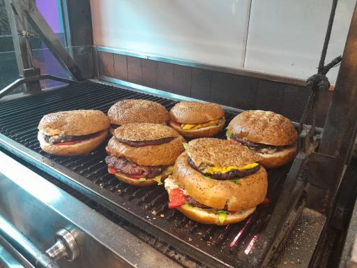عکس ادون برگر (برگر هیزمی)