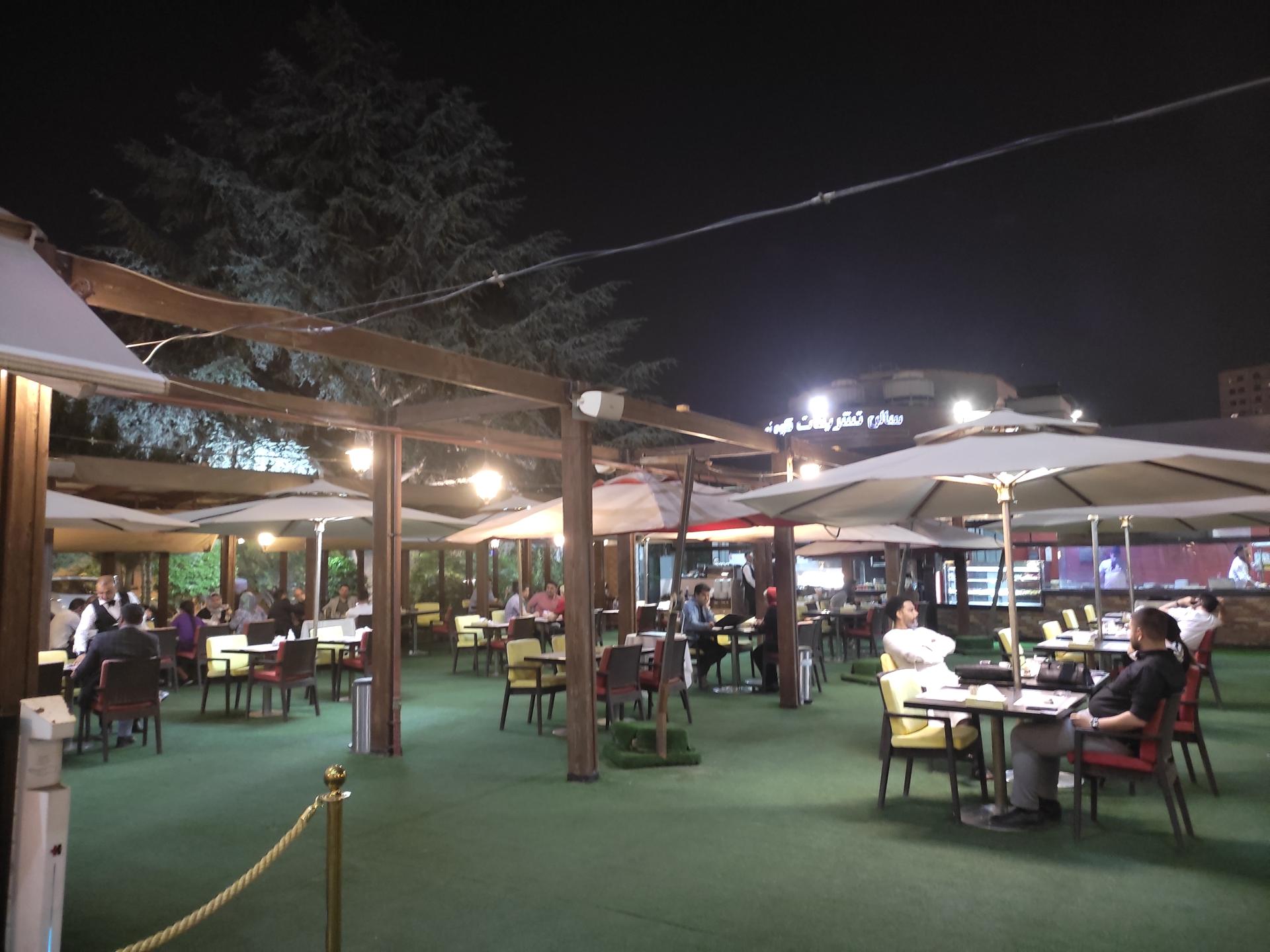 عکس بوفه مجلل صبحانه در هتل پارسیان آزادی