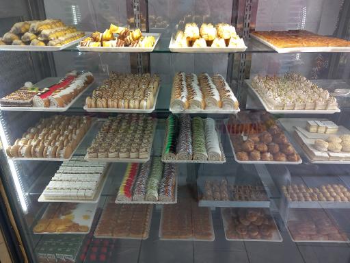 عکس شیرینی سرای یکتا