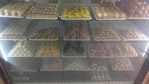 عکس شیرینی سرای یکتا