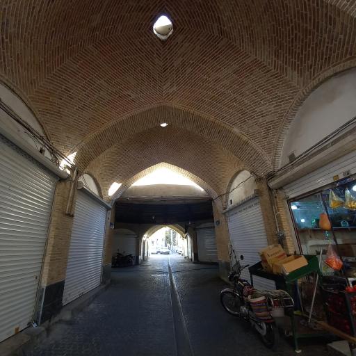 عکس چهارسوق چوبی