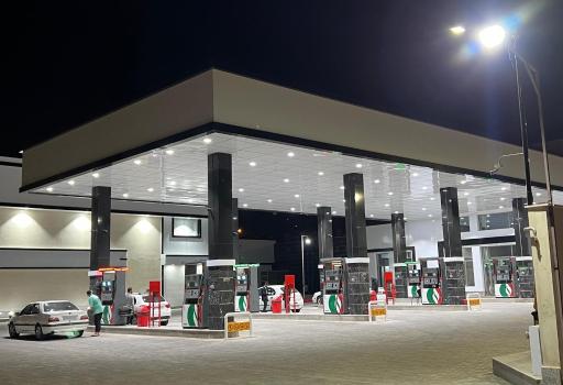 عکس پمپ بنزین پتروپارک