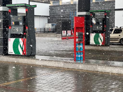 عکس پمپ بنزین پتروپارک