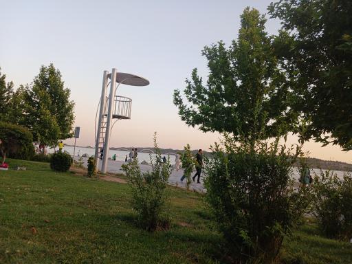 بوستان سنگی دریاچه چیتگر