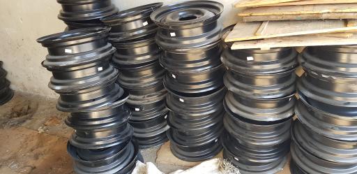 عکس فروشگاه قطعات جیپ کاام