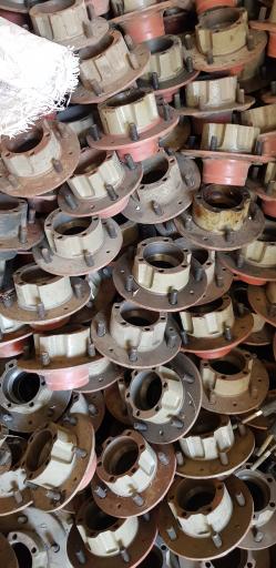 عکس فروشگاه قطعات جیپ کاام