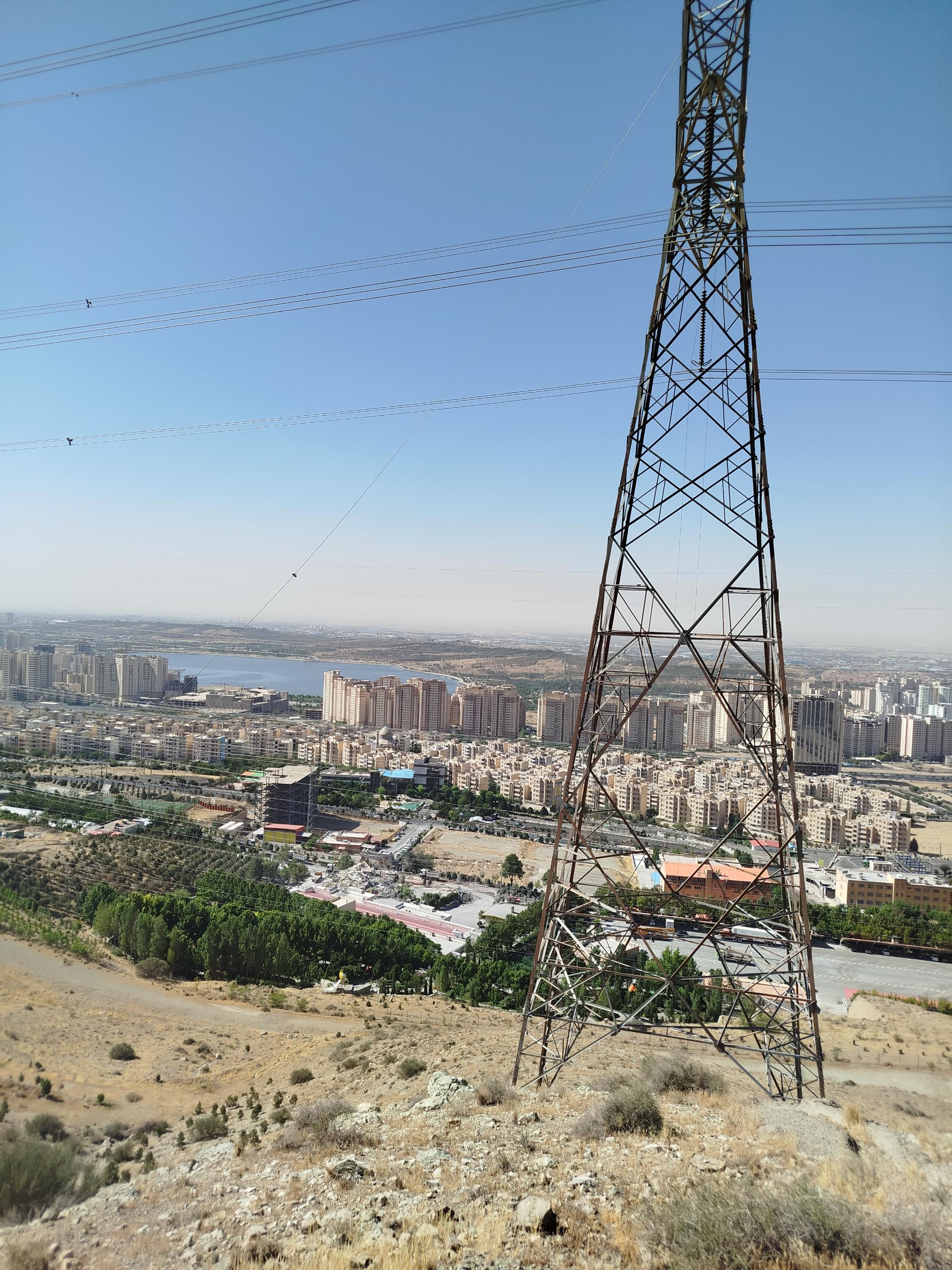 عکس بوستان سنگی دریاچه چیتگر