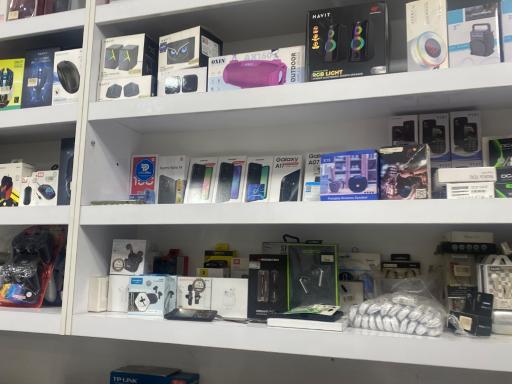 عکس فروشگاه دیتا رایانه فروش موبایل و لپ تاپ