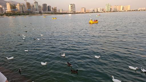 عکس بوستان سنگی دریاچه چیتگر