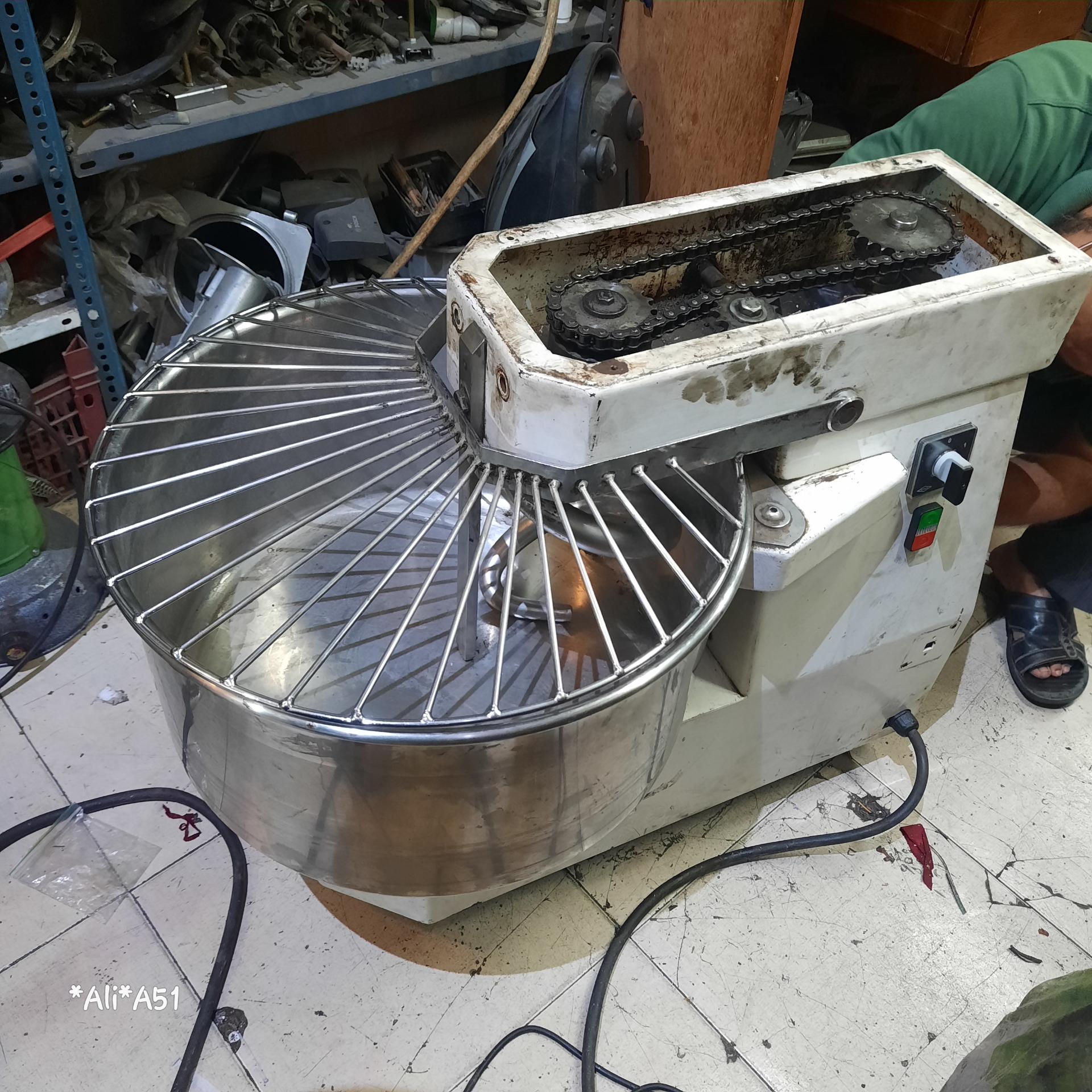 عکس خدمات فنی و سیم پیچی الکترو صنعت