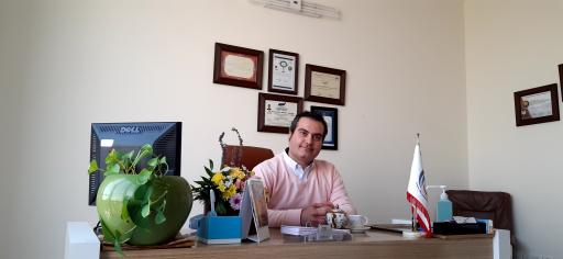 دکتر مهدیار سعیدیان پوست مو و زیبایی