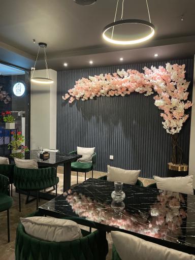 عکس کافه رستوران آویژه