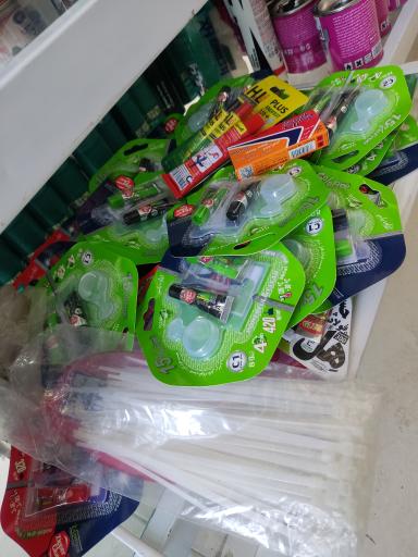 عکس دنیای چسب 