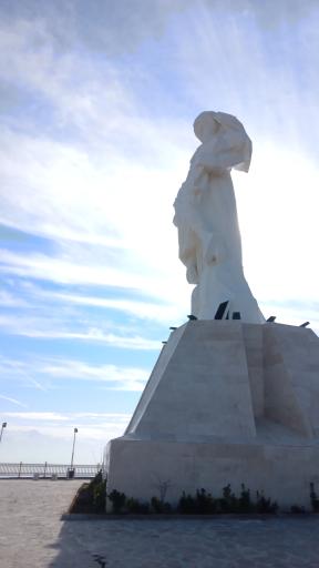 عکس مجسمه مقاومت کردستان