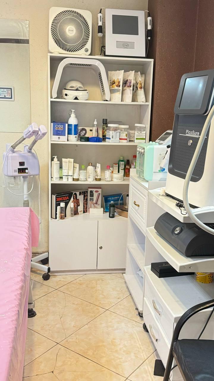 عکس کلینیک لیزر و زیبایی مادر