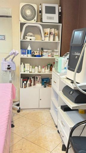 عکس کلینیک لیزر و زیبایی مادر