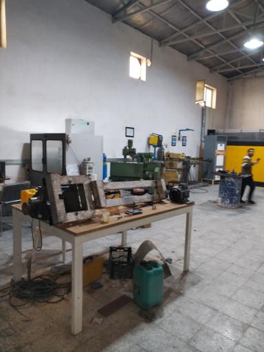 عکس کارگاه ساخت و تولید آسامیل