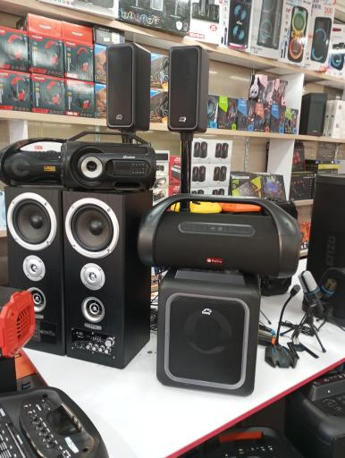 عکس خدمات کامپیوتری آرش