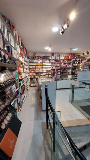 عکس پخش لوازم آرایشی برند