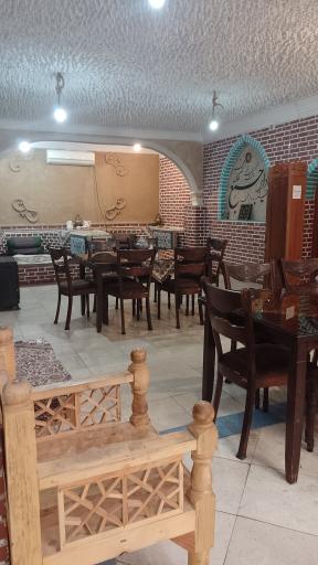 عکس رستوران سنتی عقاب طلایی