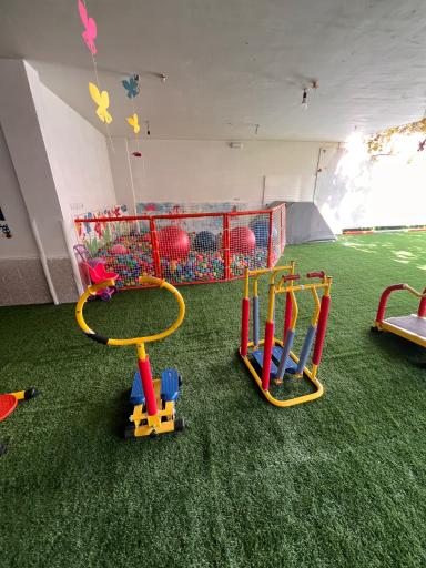 عکس کودکستان و خانه بازی صددانه یاقوت