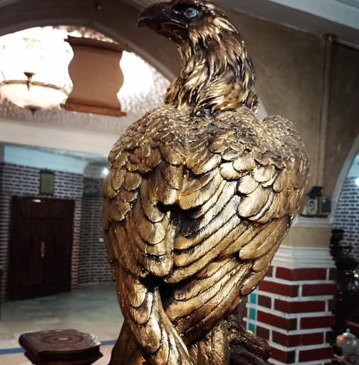 عکس رستوران سنتی عقاب طلایی