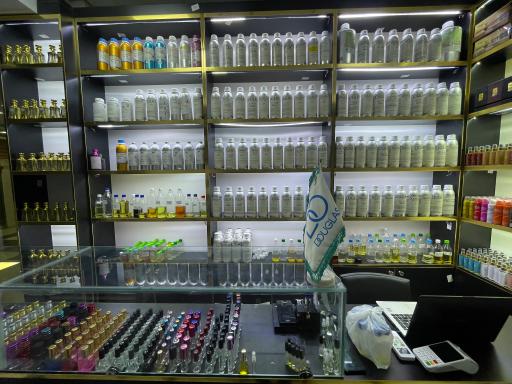 عکس عطر فلورا داگلاس