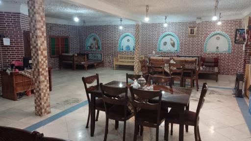 عکس رستوران سنتی عقاب طلایی